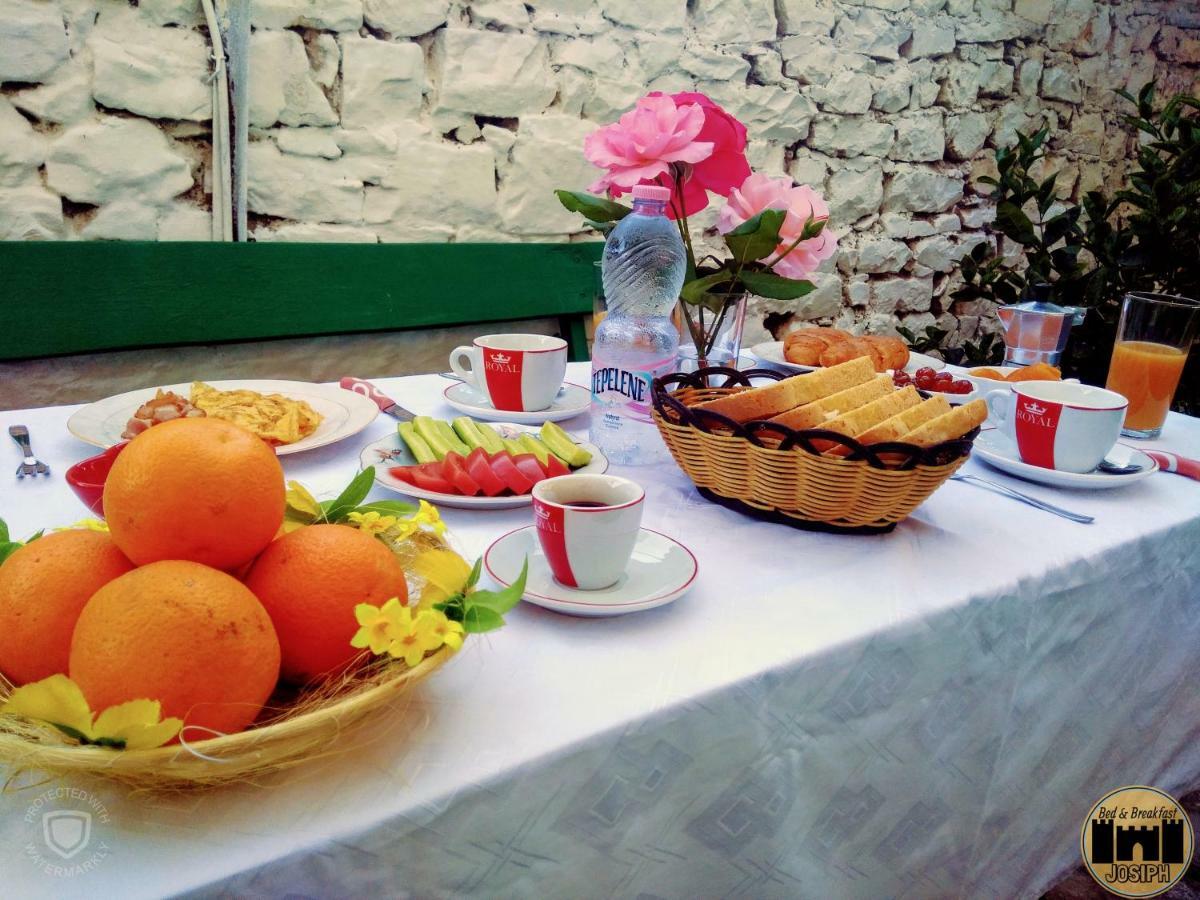 Bed & Breakfast Josiph Berat Ngoại thất bức ảnh