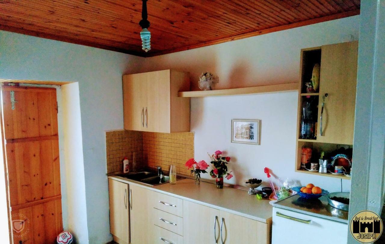 Bed & Breakfast Josiph Berat Ngoại thất bức ảnh