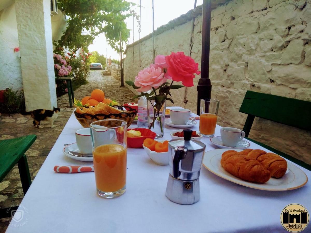 Bed & Breakfast Josiph Berat Ngoại thất bức ảnh