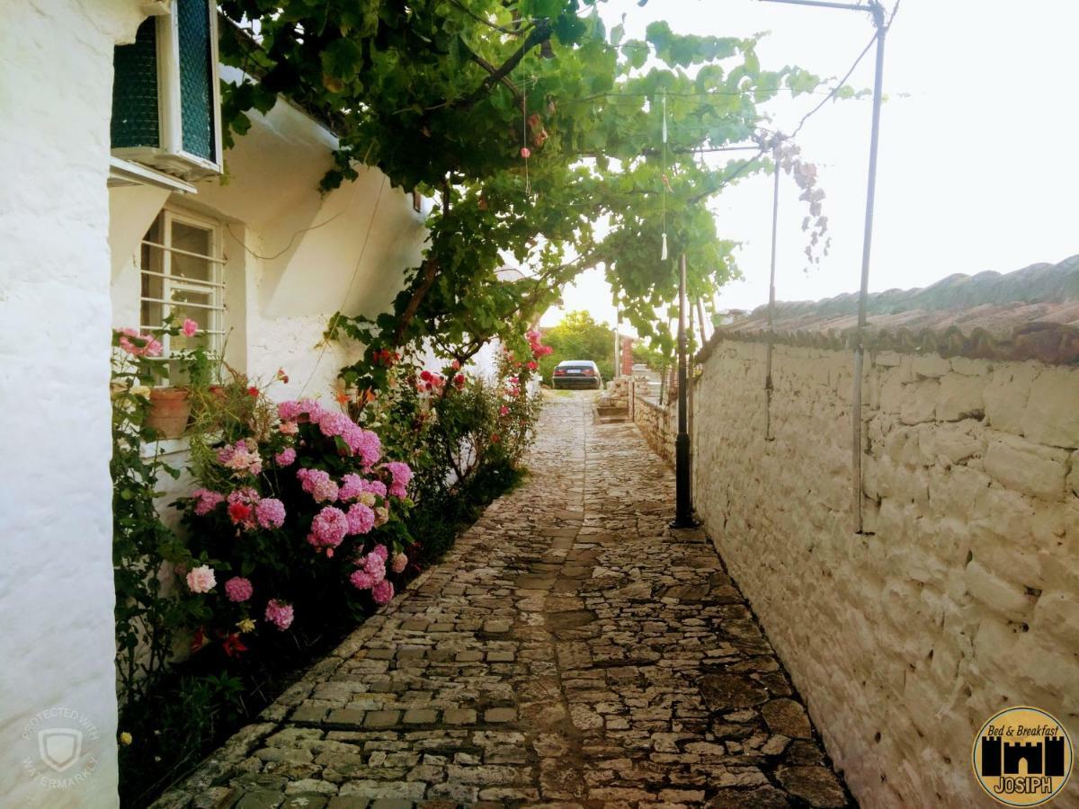 Bed & Breakfast Josiph Berat Ngoại thất bức ảnh