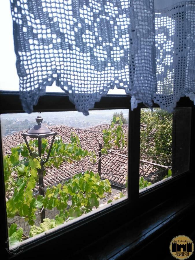 Bed & Breakfast Josiph Berat Ngoại thất bức ảnh